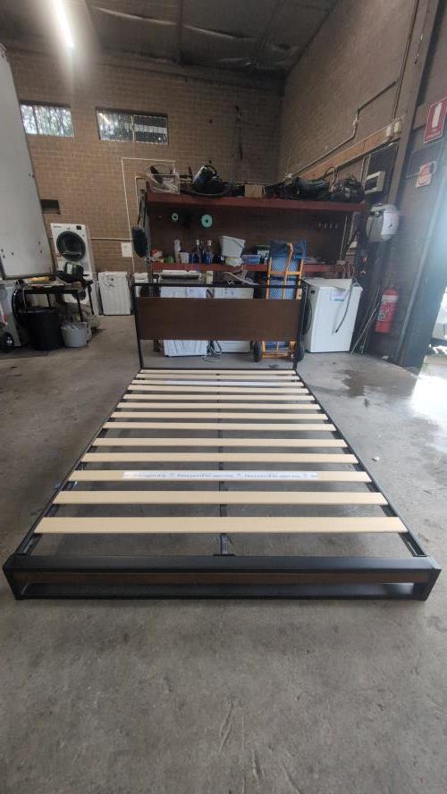 Second-hand Queen Size Bed Frame - Photo 2)