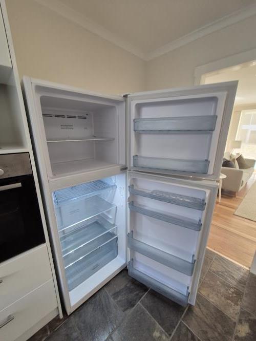 Second-hand Hitachi 403L Top Mount Fridge - Photo 2)