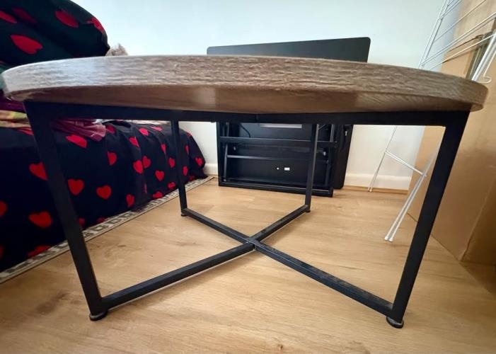 Second-hand Coffee Table - Photo 2)