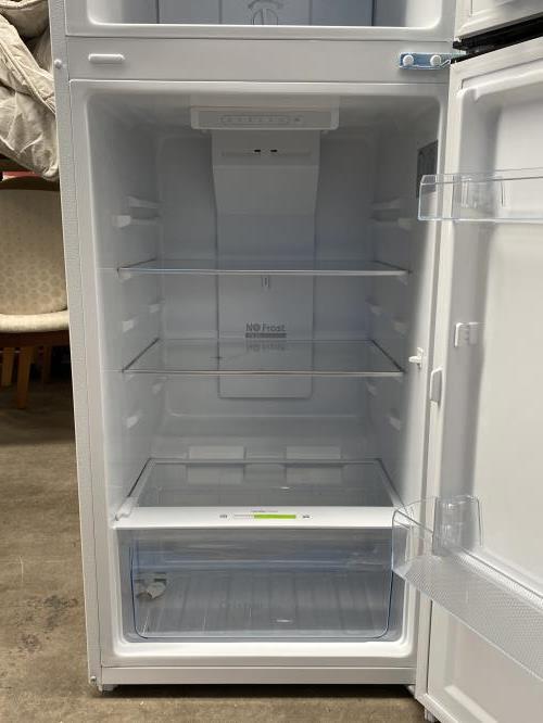 Second-hand Chiq 202L Top Mount Fridge - Photo 2)