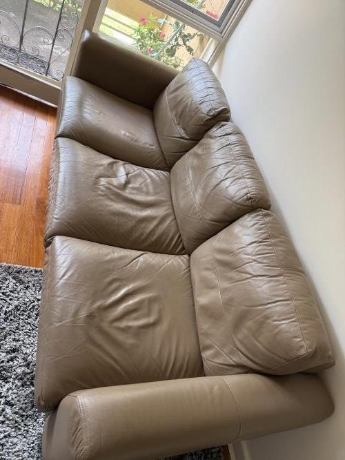 Second-hand Three Seater Sofa - Photo 2)