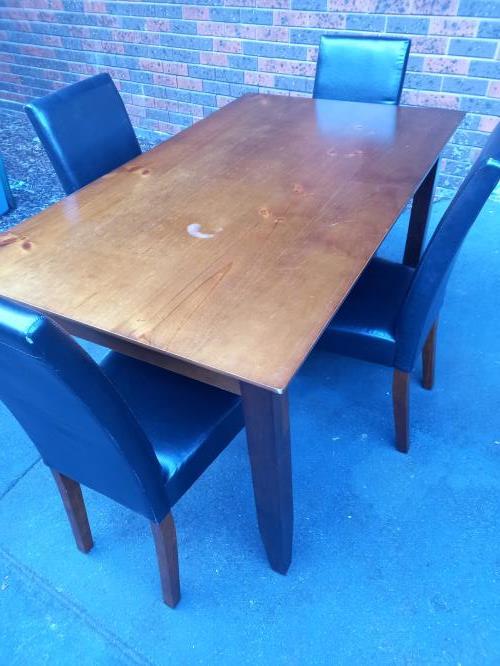 Second-hand Dining Table with 4 Chairs - Photo 2)