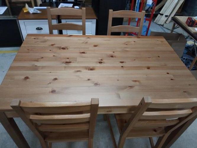 Second-hand IKEA Dining Table with 4 Chairs - Photo 2)