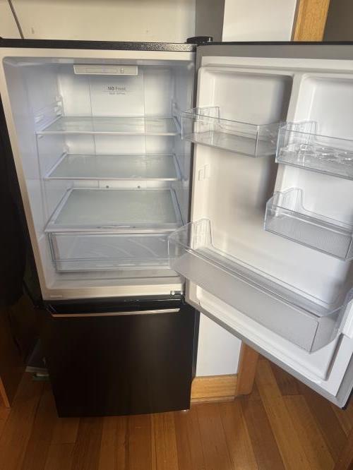Second-hand Chiq 283L Bottom Mount Fridge - Photo 2)
