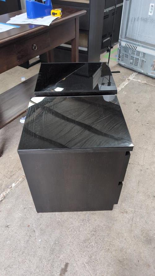 Second-hand Set of 2 Bedside Tables - Photo 2)