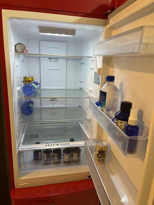 Second-hand Chiq 231L Bottom Mount Fridge - Photo 2)