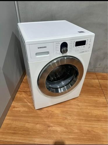 Second-hand Samsung 7.5kg Front Load Washing Machine - Photo 2)