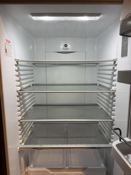 Second-hand Fisher & Paykel 403L Bottom Mount Fridge - Photo 2)