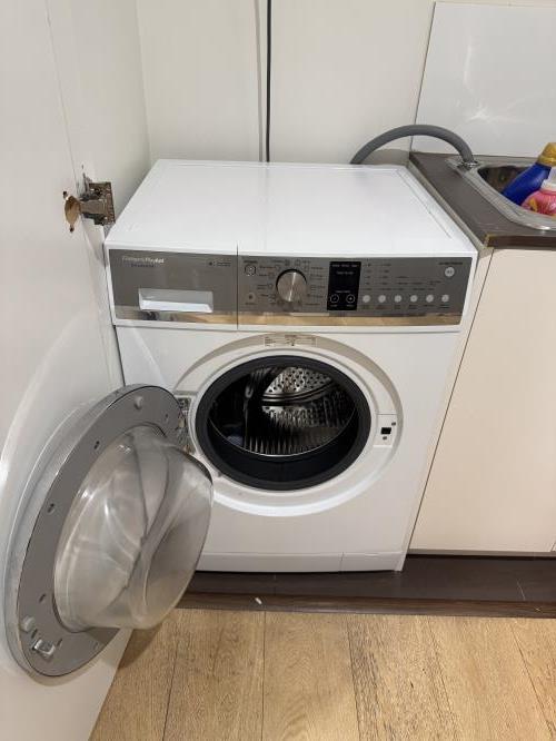 Second-hand Fisher & Paykel 7.5kg Front Load Washing Machine - Photo 2)