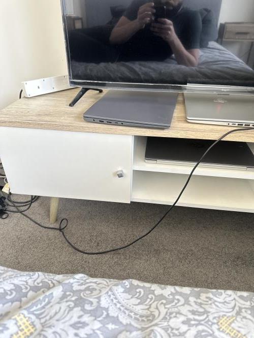 Second-hand Entertainment Unit - Photo 2)