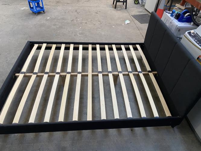 Second-hand Queen Size Bed Frame - Photo 2)