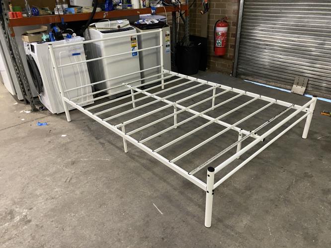 Second-hand Queen Size Bed Frame - Photo 2)