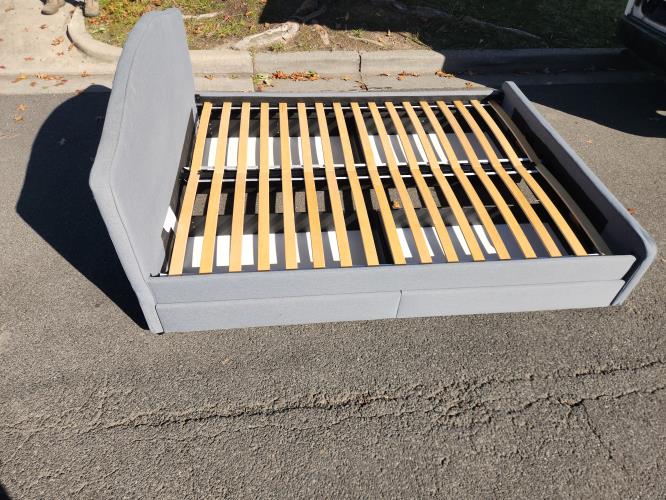 Second-hand Queen Size Bed Frame with 4 Drawers - Photo 2)