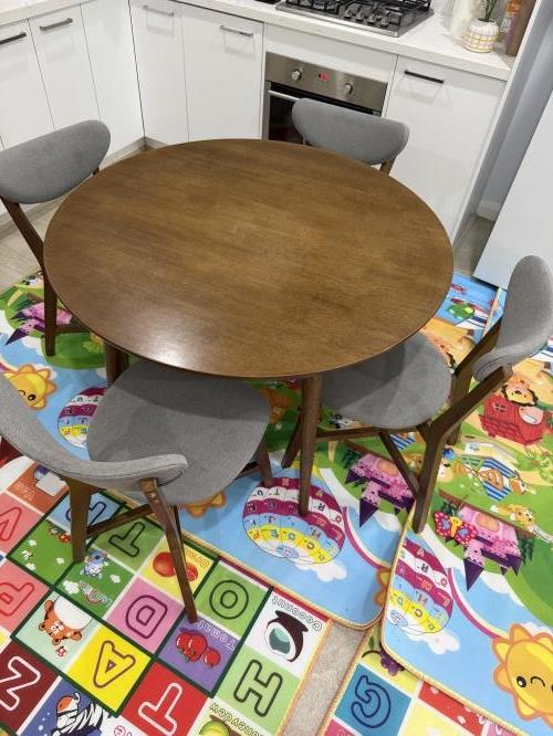Second-hand Dining Table with 4 Chairs - Photo 2)