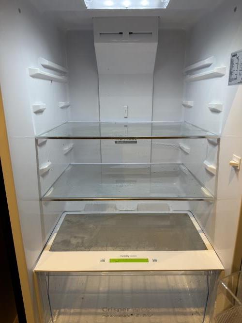 Second-hand Chiq 202L Top Mount Fridge - Photo 2)