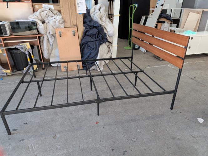 Second-hand Double Bed Frame - Photo 2)