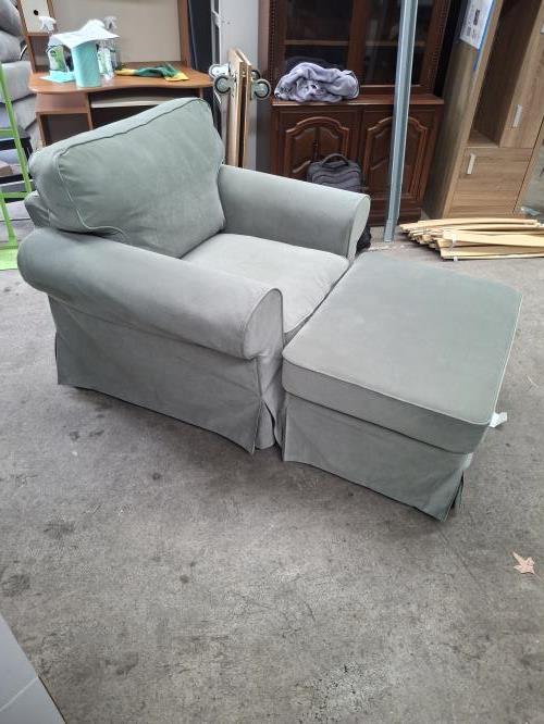 Second-hand Armchair with Matching Ottoman - Photo 2)