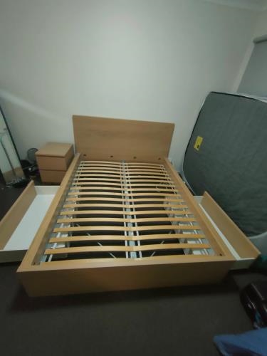 Second-hand Queen Size Bed Frame with 2 Storage Drawers - Photo 2)