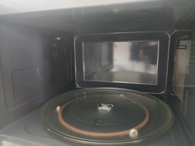 Second-hand Sharp Microwave - Photo 2)