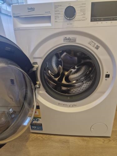 Second-hand Beko 9kg Front Load Washing Machine - Photo 2)