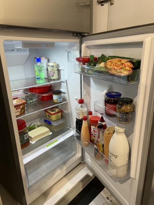 Second-hand Chiq 202L Top Mount Fridge - Photo 2)