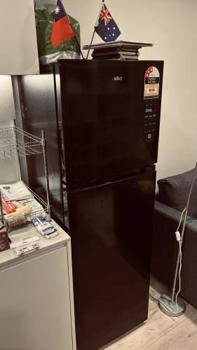 Second-hand Solt 266L Top Mount Fridge - Photo 2)