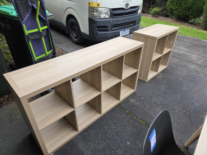 Second-hand Set of 2 IKEA KALLAX Shelf Units - Photo 2)