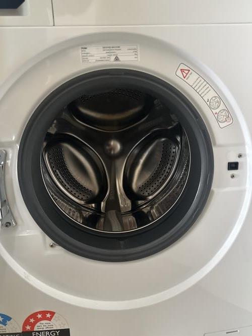 Second-hand Haier 7.5kg Front Load Washing Machine - Photo 2)
