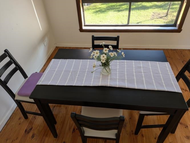 Second-hand Dining Table with 4 Chairs - Photo 2)