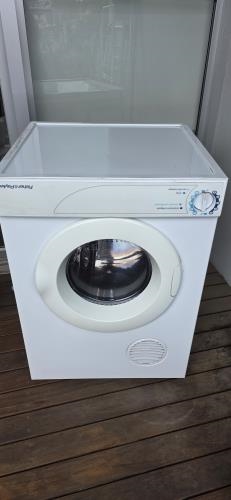 Second-hand Fisher & Paykel 4.5kg Dryer - Photo 2)