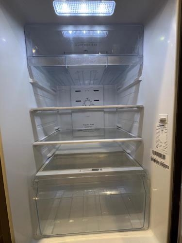 Second-hand Hisense 230L Top Mount Fridge - Photo 2)