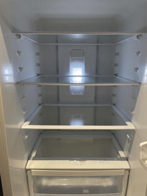 Second-hand Westinghouse 370L Bottom Mount Fridge - Photo 2)