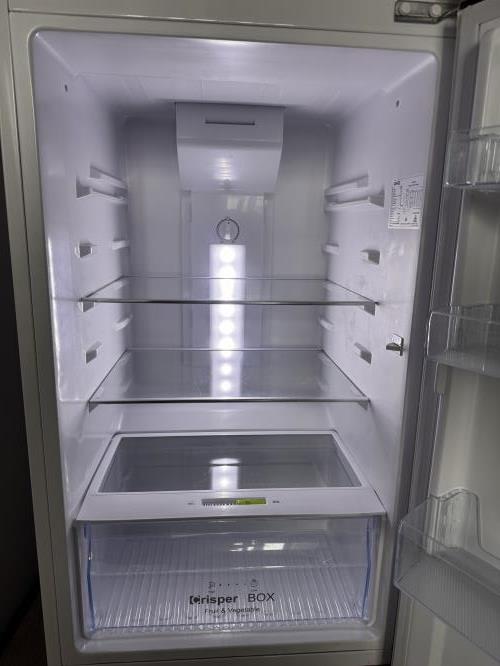 Second-hand Chiq 216L Top Mount Fridge - Photo 2)