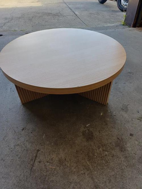 Second-hand Coffee Table - Photo 2)