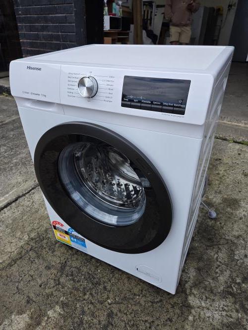 Second-hand Hisense 7.5kg Front Load Washing Machine - Photo 2)