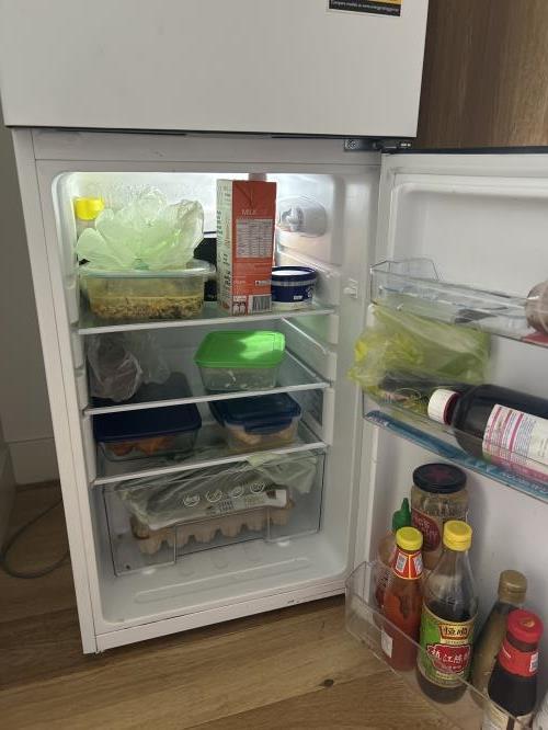 Second-hand Chiq 118L Top Mount Fridge - Photo 2)