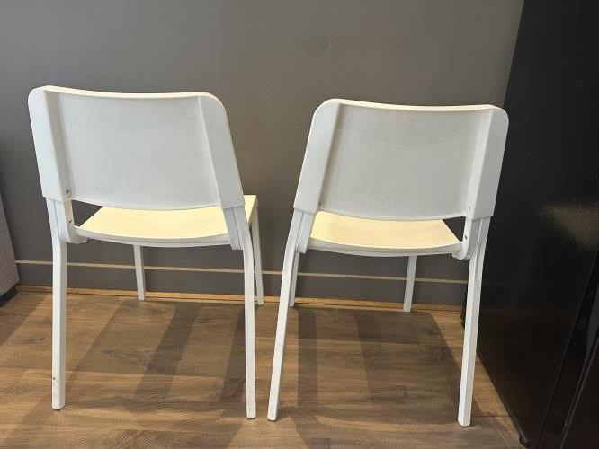 Second-hand Set of 2 IKEA Chairs - Photo 2)