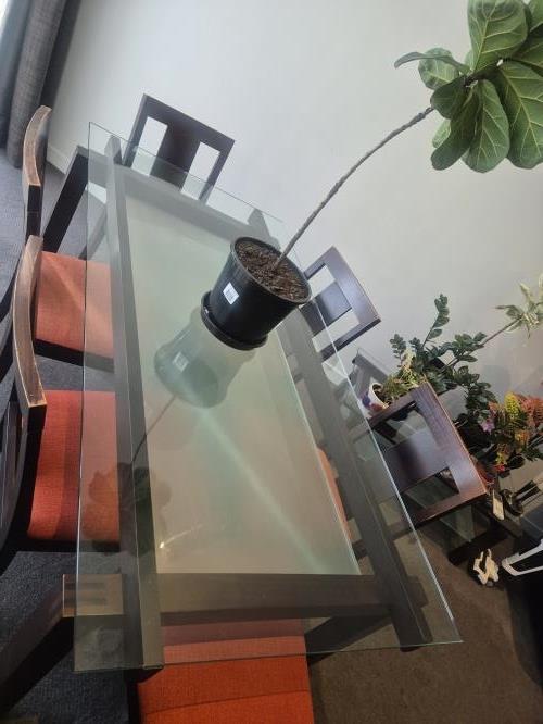 Second-hand Glass Dining Table with 6 Chairs - Photo 2)