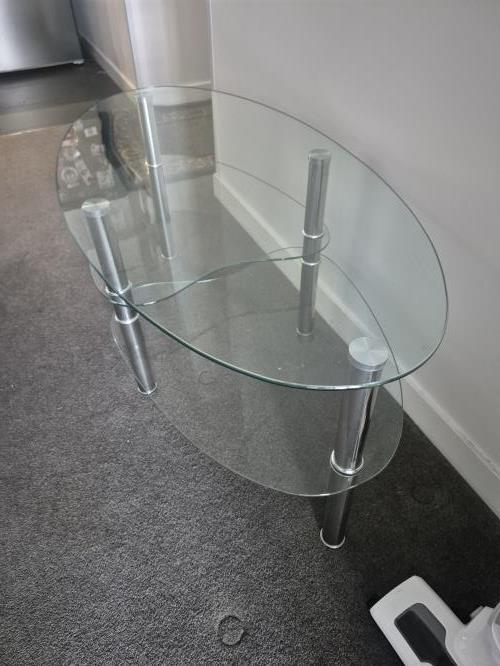 Second-hand Glass, tiered coffee table - Photo 2)
