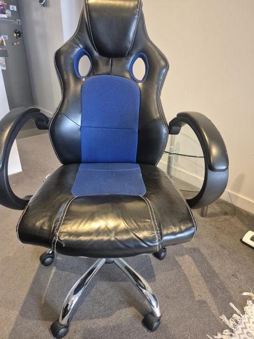Second-hand Gaming Chair - Photo 2)