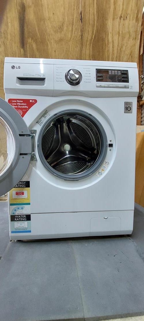 Second-hand LG 7.5kg Front Load Washing Machine - Photo 2)