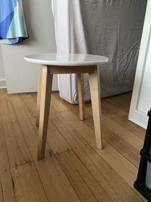Second-hand Side Table - Photo 2)