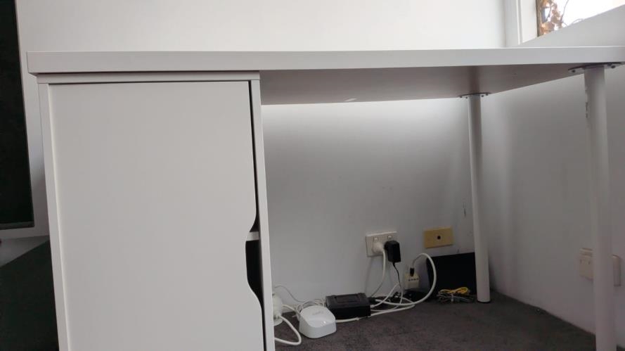 Second-hand IKEA Desk - Photo 2)