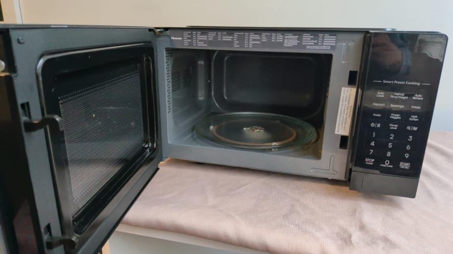 Second-hand Hisense Microwave - Photo 2)