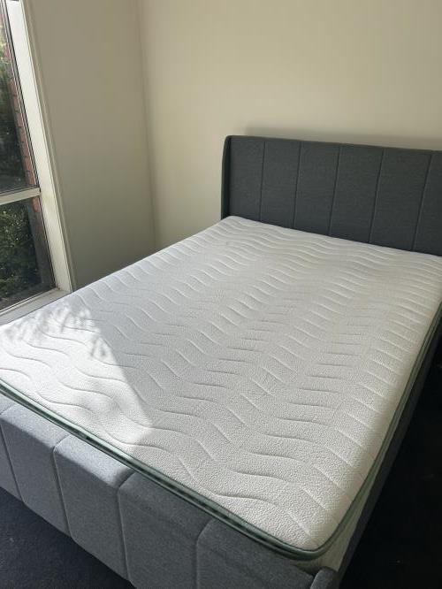 Second-hand Queen Size Bed Frame (exluding mattress) - Photo 2)
