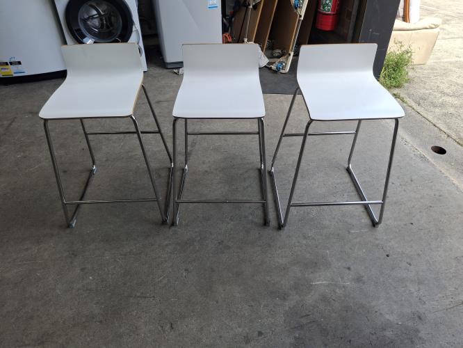 Second-hand Set of 3 Bar Stools - Photo 2)