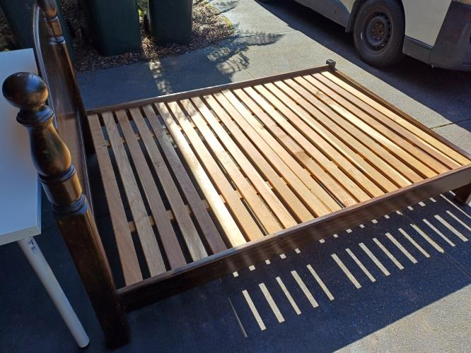 Second-hand Double Bed Frame - Photo 2)