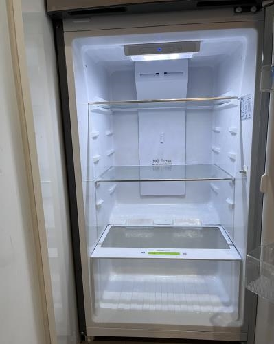 Second-hand Chiq 202L Top Mount Fridge - Photo 2)