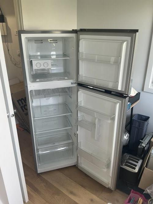 Second-hand Hisense 272L Top Mount Fridge - Photo 2)