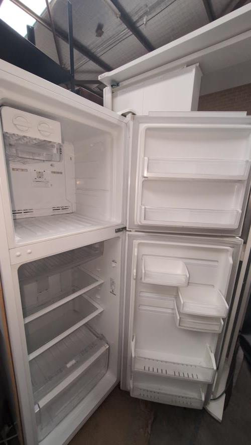 Second-hand Westinghouse 275L Top Mount Fridge - Photo 2)